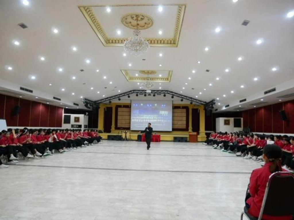 The Pine Resort Патхумтхани Экстерьер фото