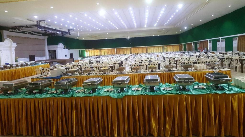 The Pine Resort Патхумтхани Экстерьер фото